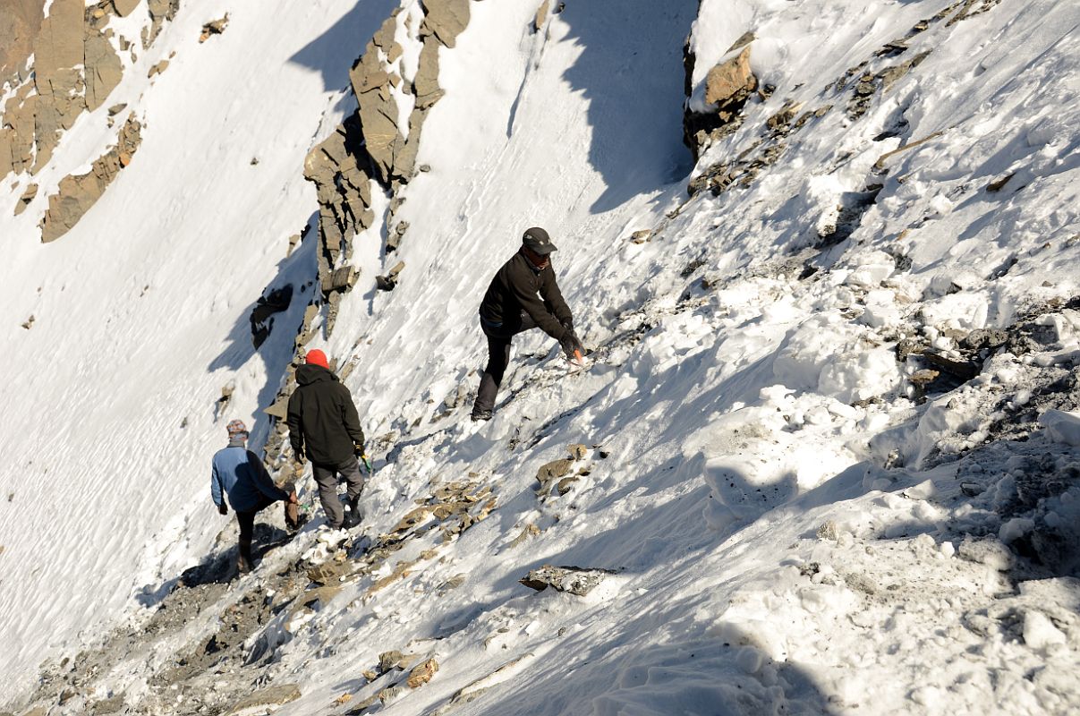 03 Preparing The Trail To Descend Down The Mesokanto La 5246m After Trekking Around The Tilicho Tal Lake 